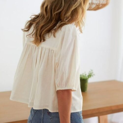 Isla puffed sleeve top free PDF sewing pattern